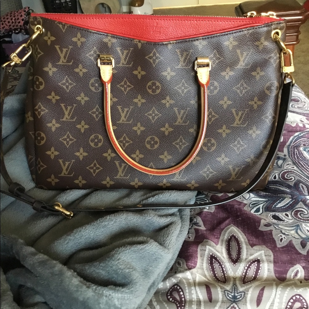 LV Purse